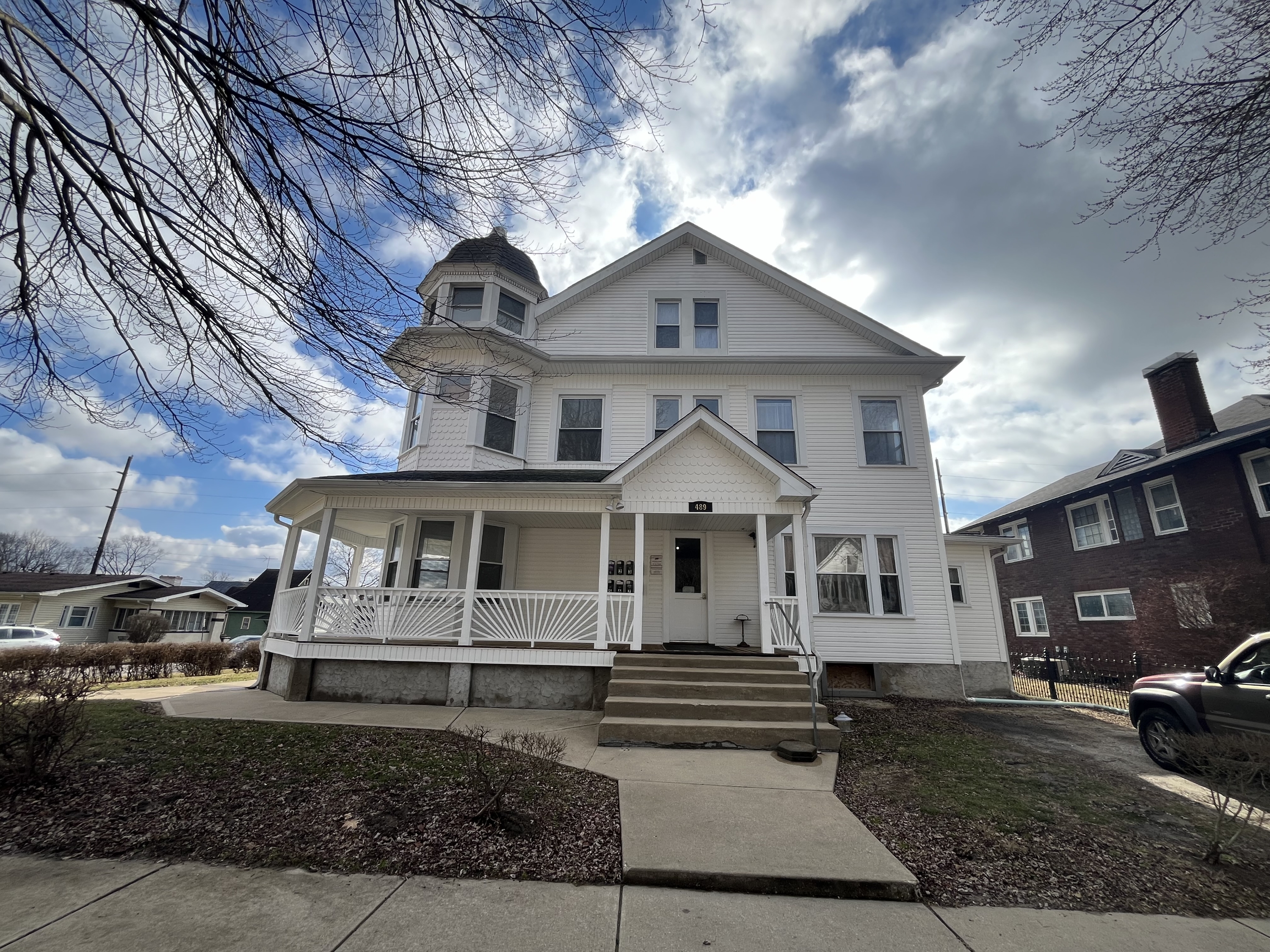 489 East Harrison Street Apt 5
