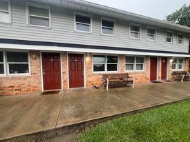 860 N Lincoln St Apt 6